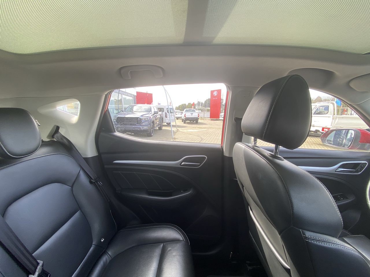 MG Zs — foto 8 de 28