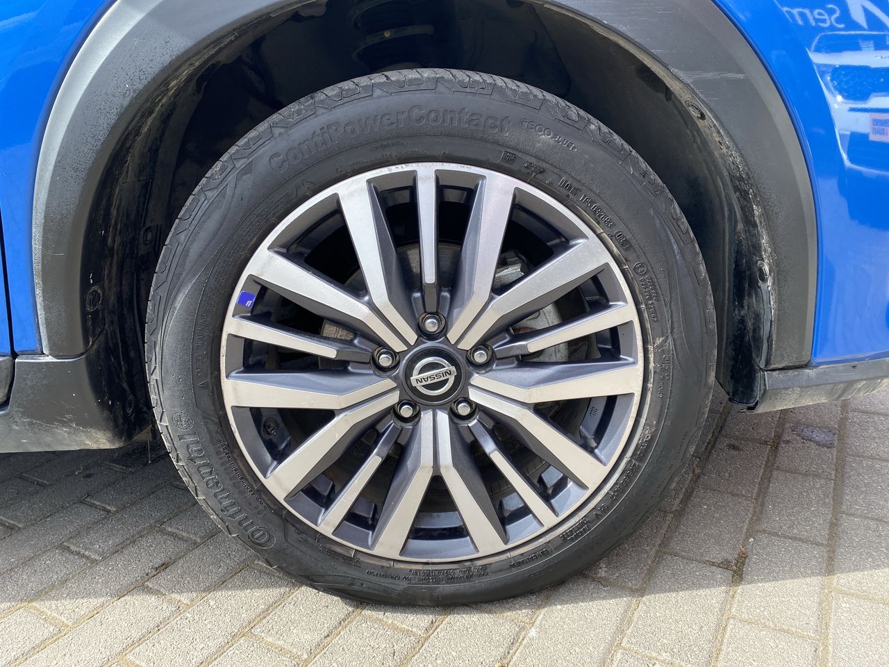 NISSAN - 17