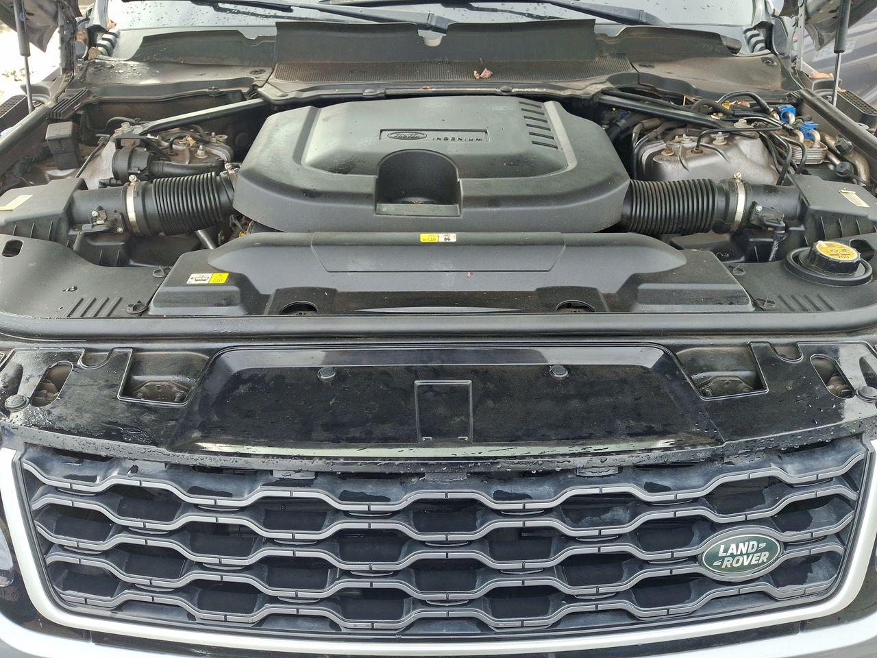 LAND ROVER - 18