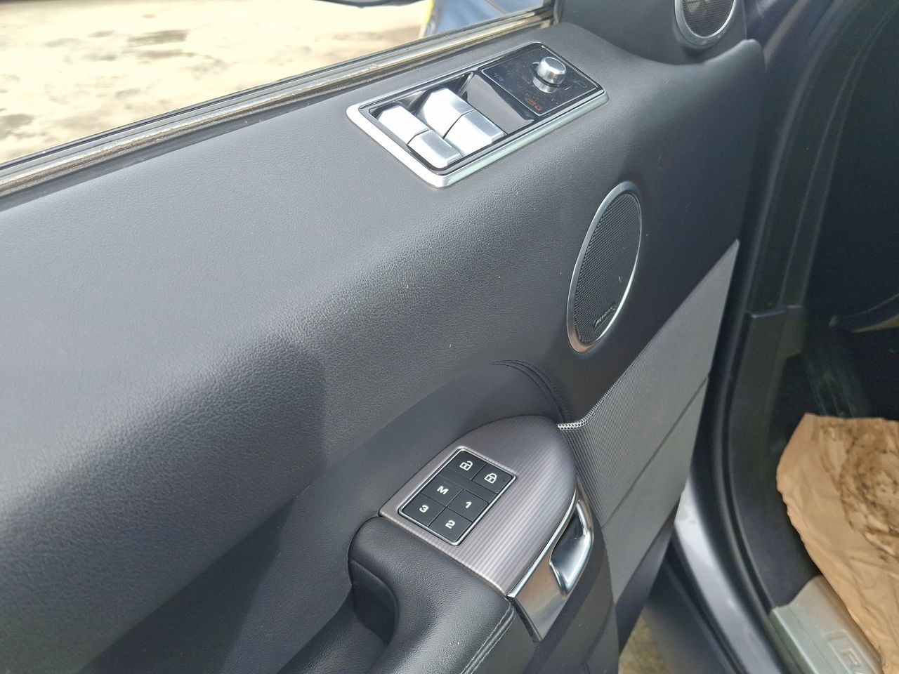 LAND ROVER - 22