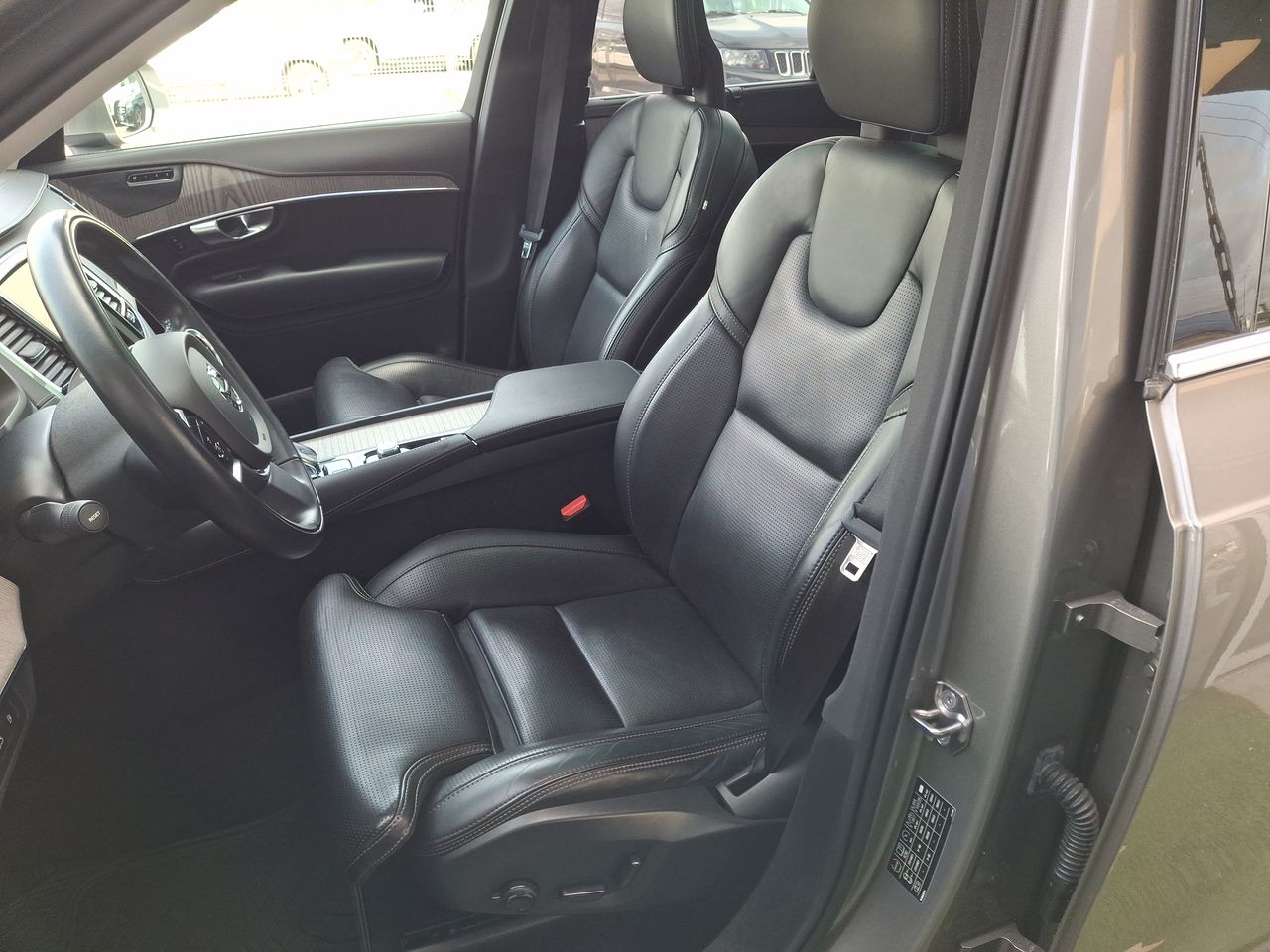 VOLVO - 24