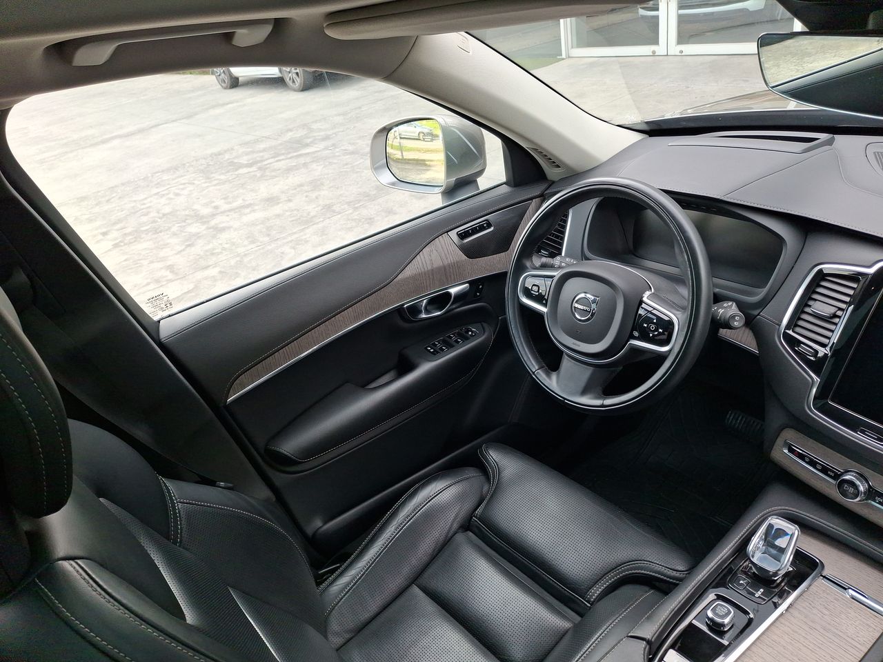 VOLVO - 16