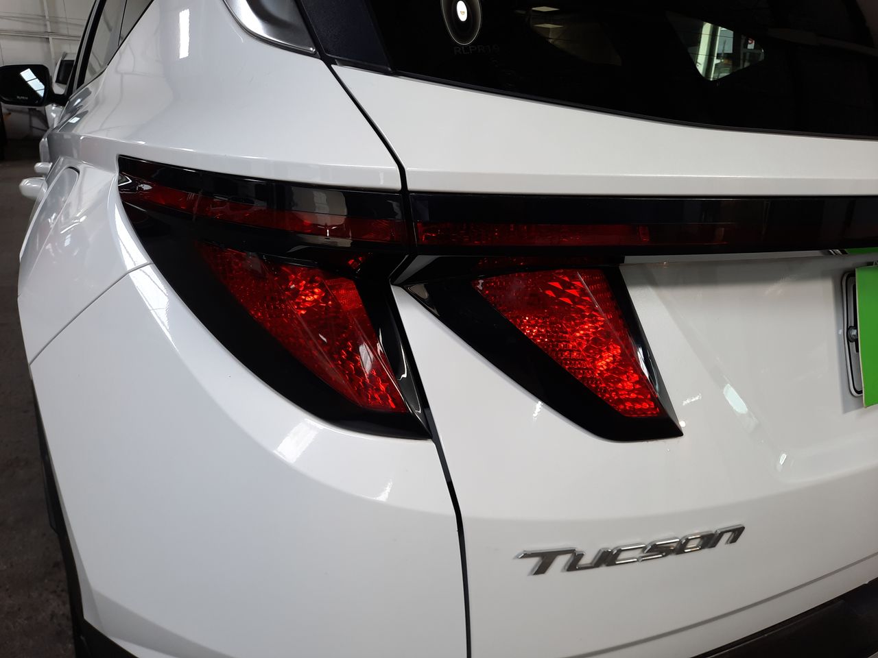HYUNDAI - 20