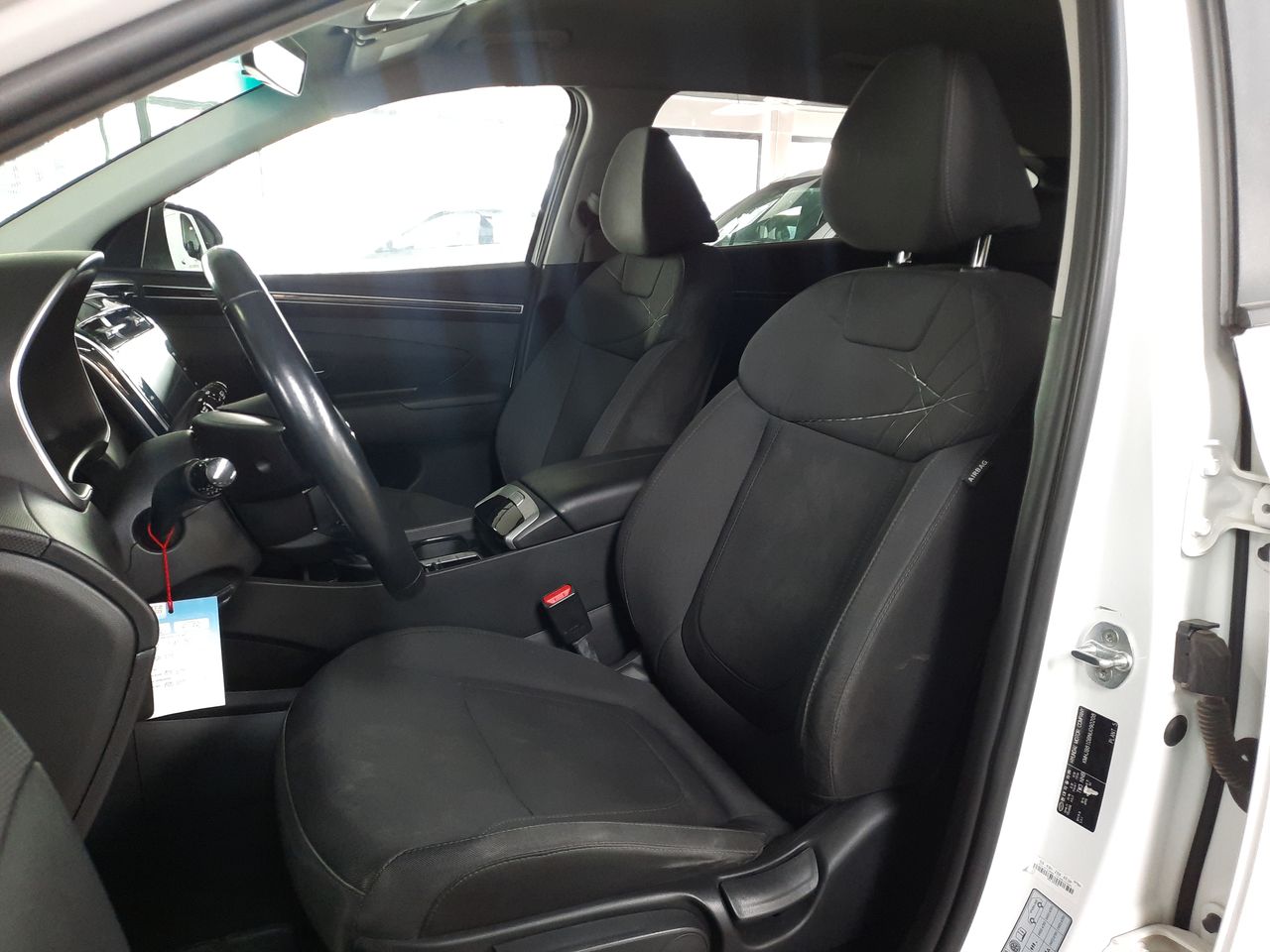 HYUNDAI - 24