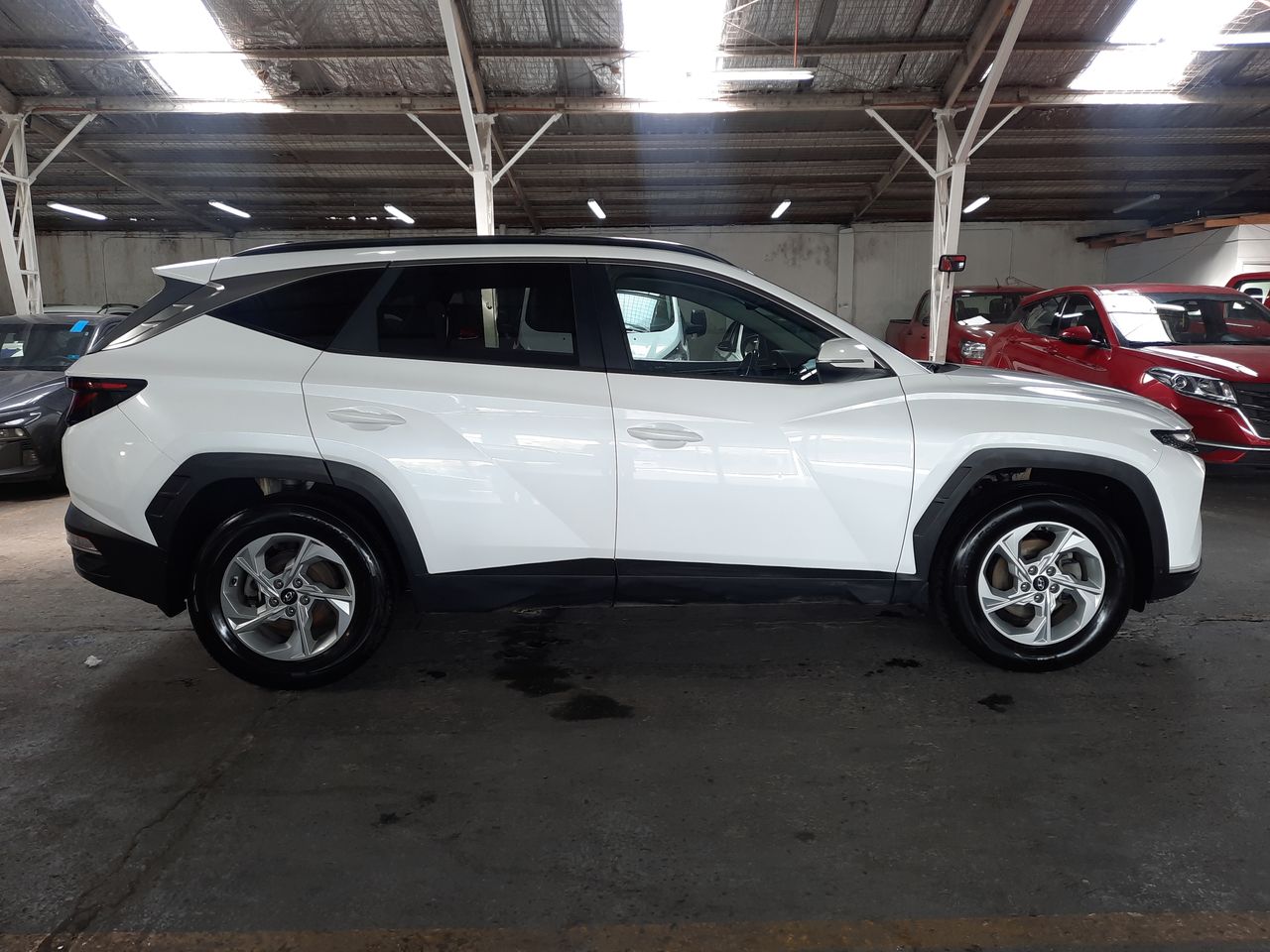 HYUNDAI - 8