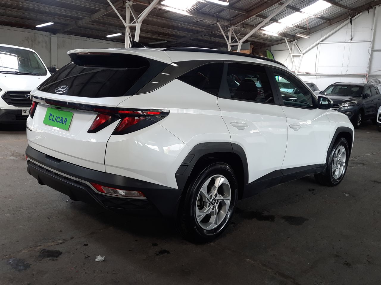 HYUNDAI - 7
