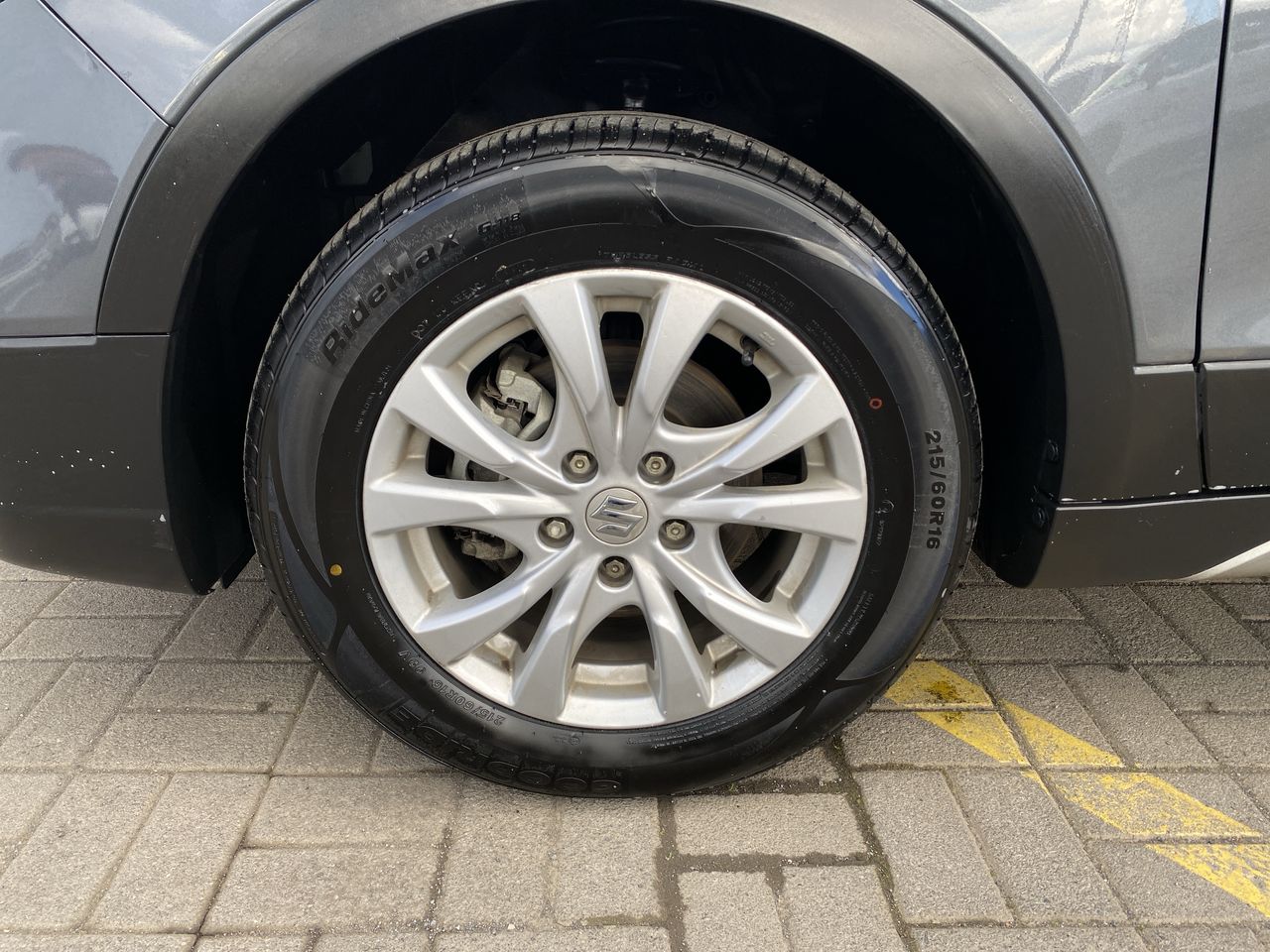 Suzuki S-Cross — foto 18 de 35