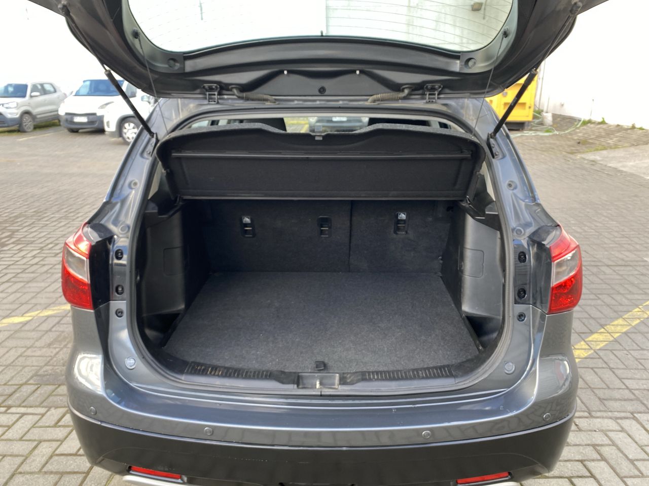 Suzuki S-Cross — foto 23 de 35