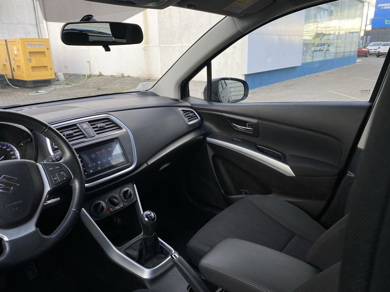 Suzuki S-Cross — foto 11 de 35