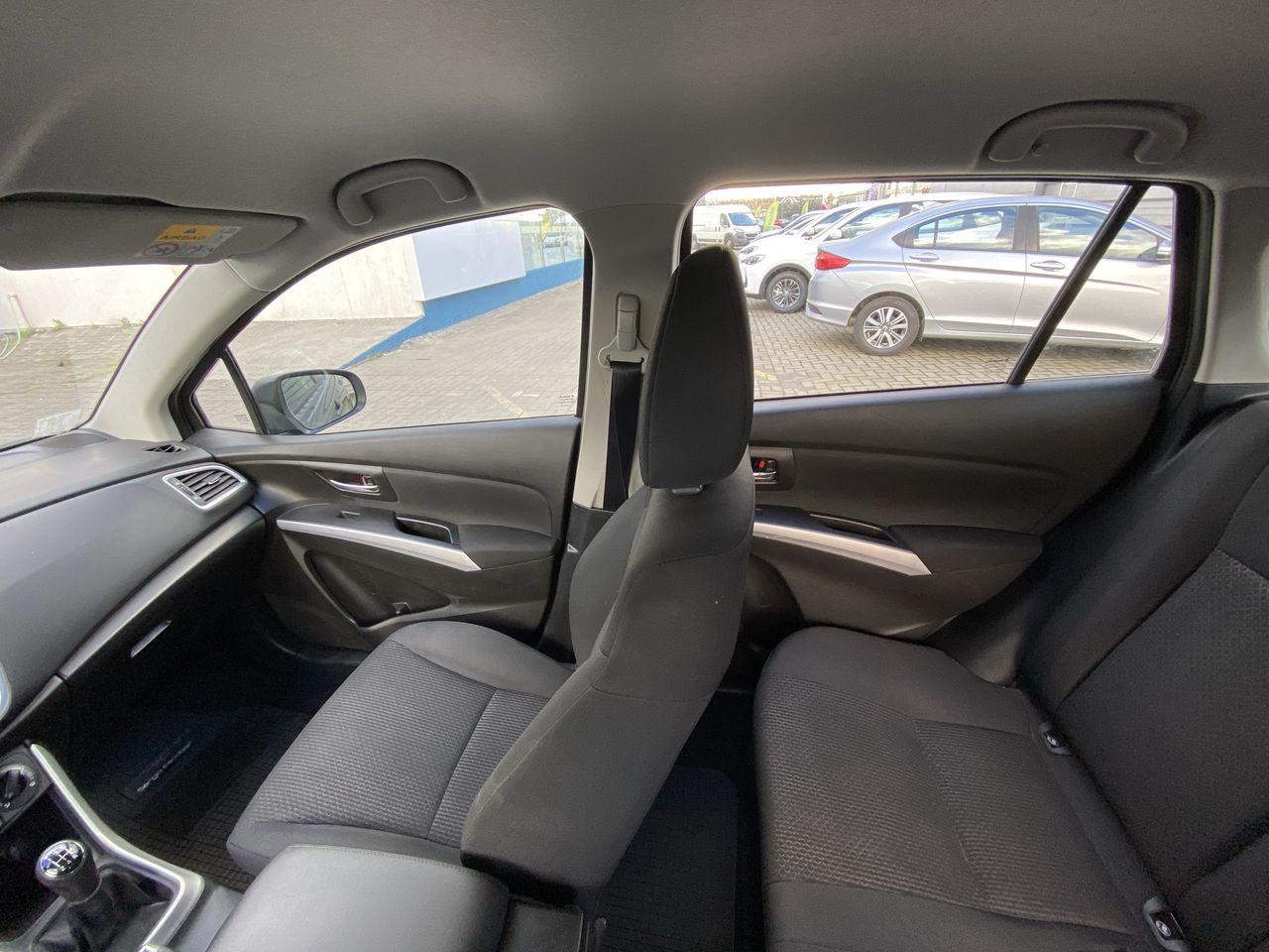 Suzuki S-Cross — foto 12 de 35