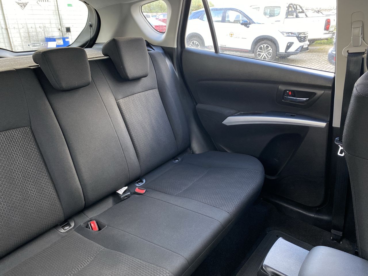 Suzuki S-Cross — foto 15 de 35