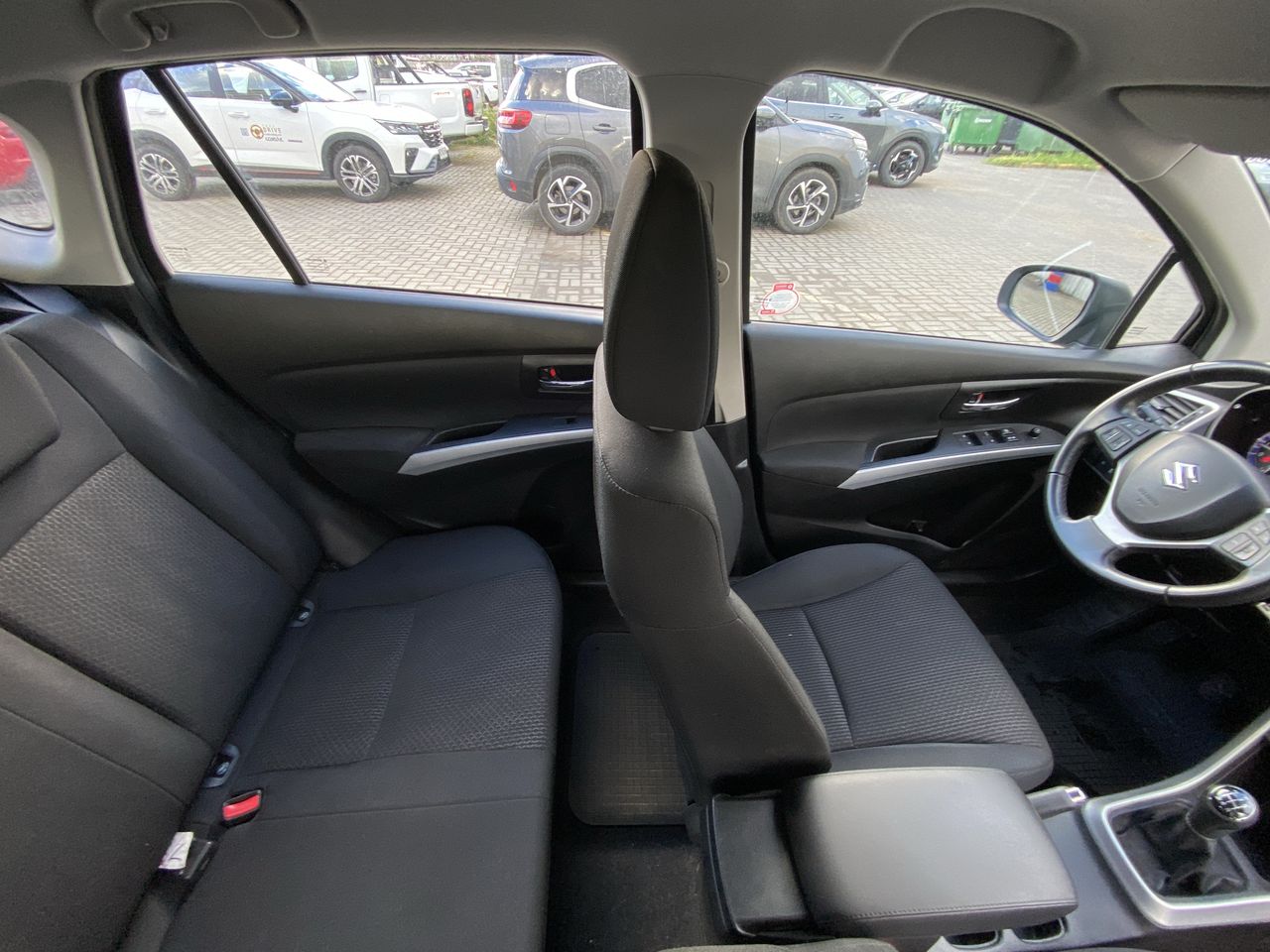 Suzuki S-Cross — foto 16 de 35