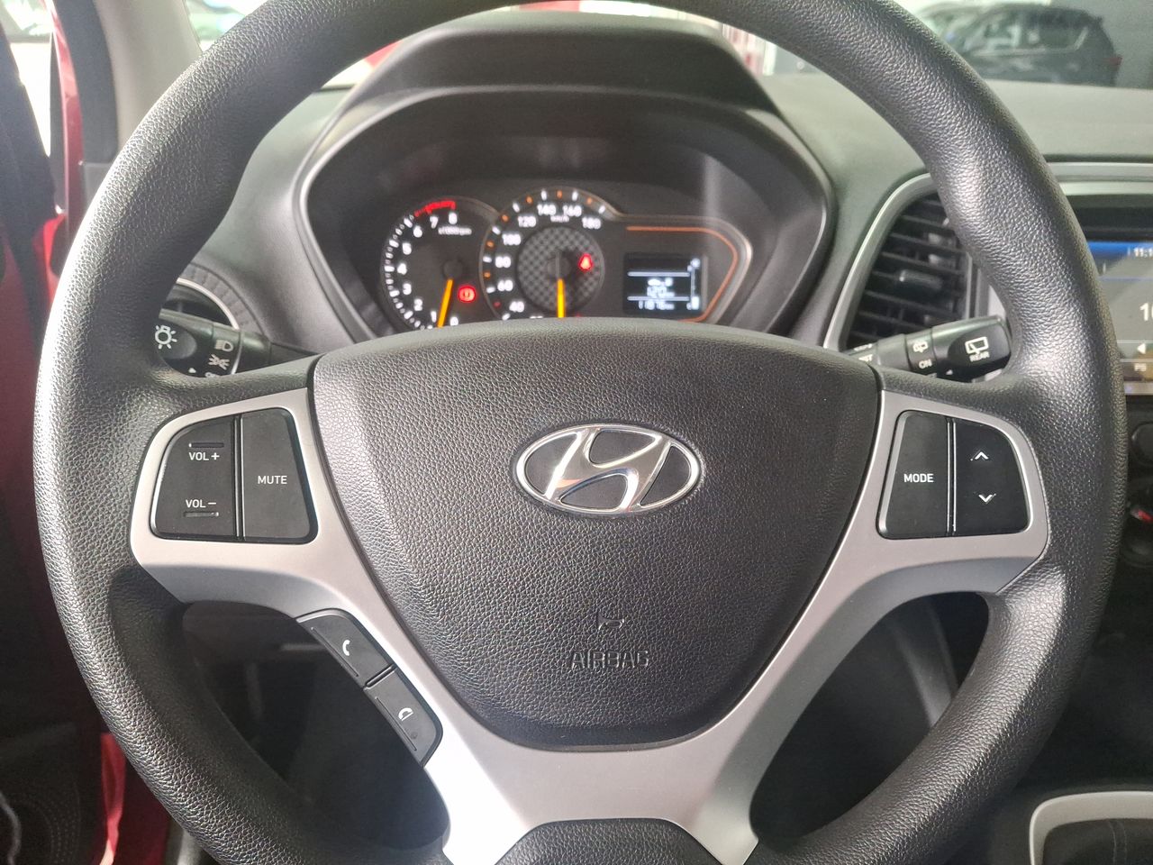 HYUNDAI - 24