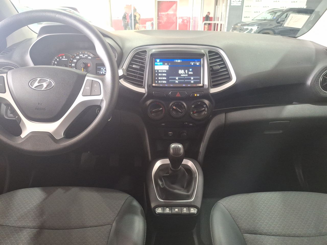HYUNDAI - 9