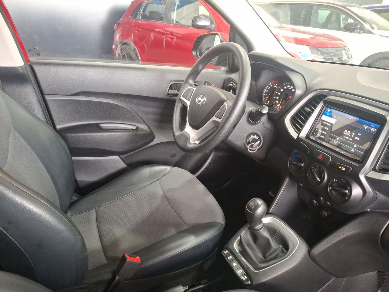 HYUNDAI - 16