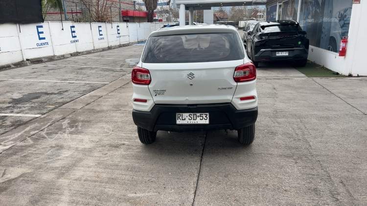 SUZUKI - 4