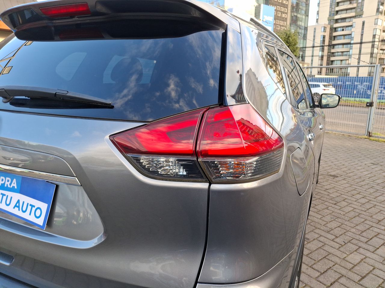 NISSAN - 20