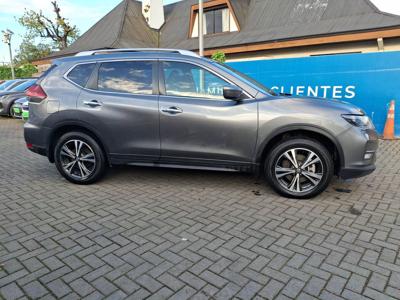 NISSAN - 8