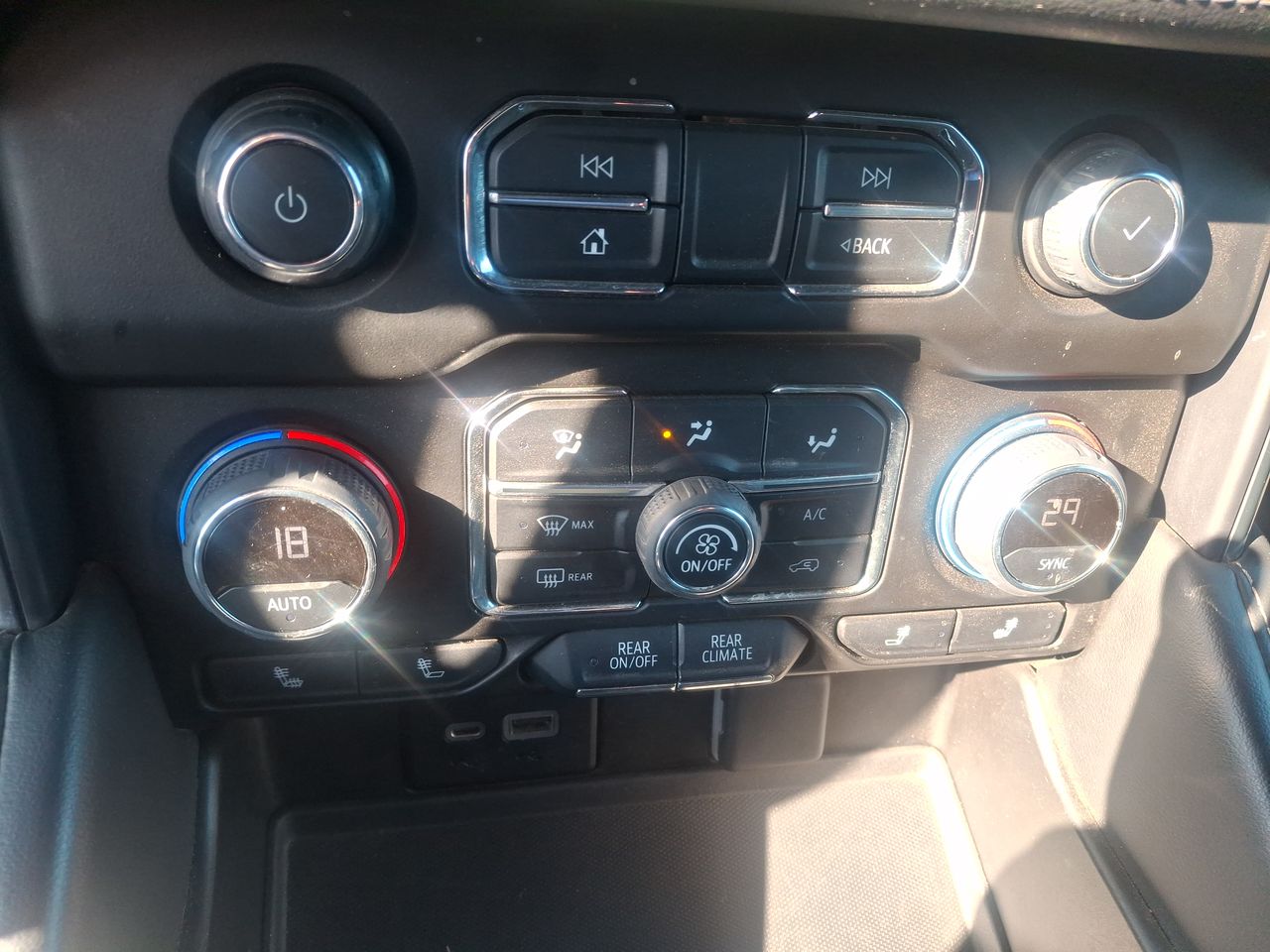 CHEVROLET - 29