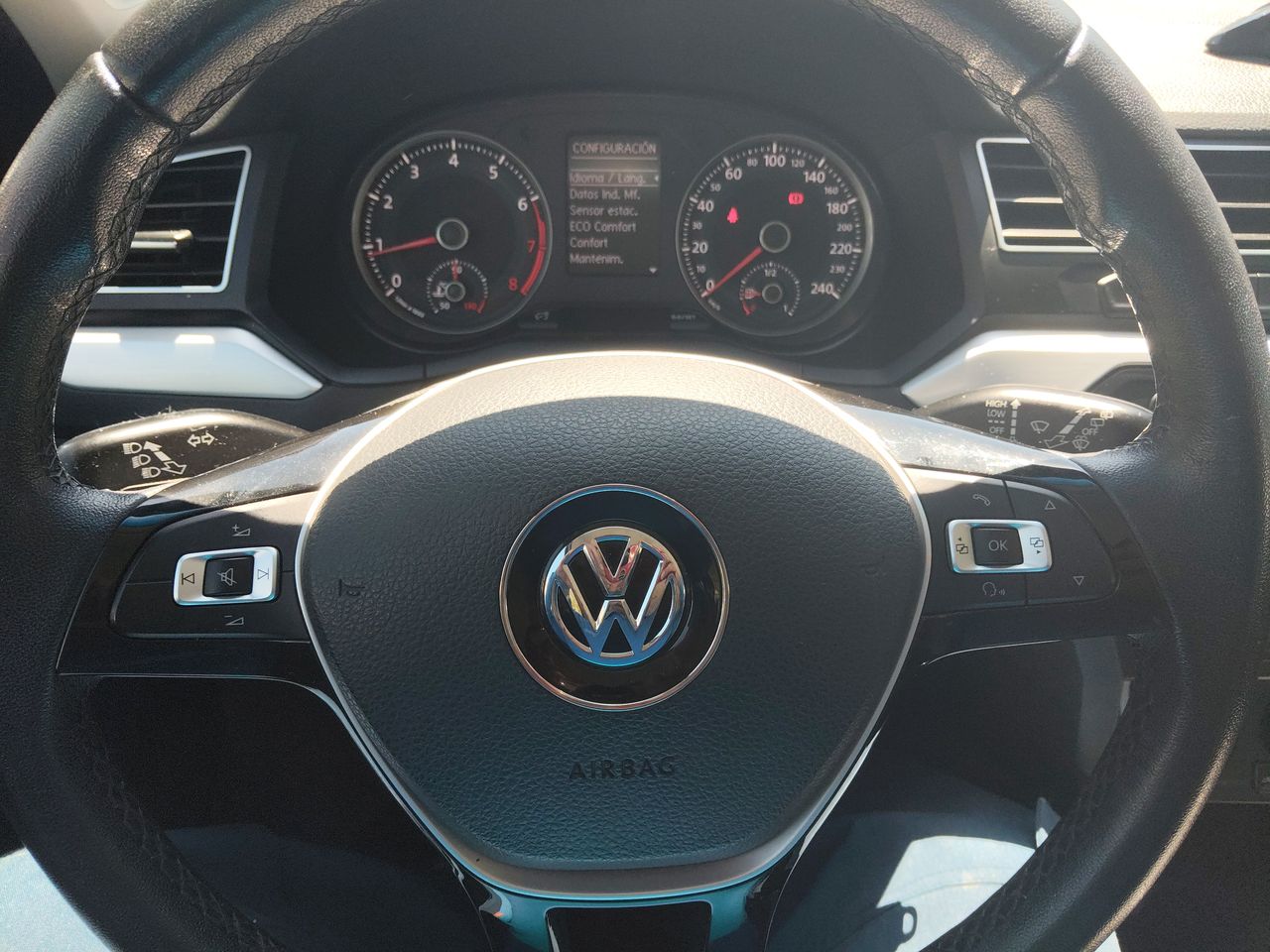 VOLKSWAGEN - 27