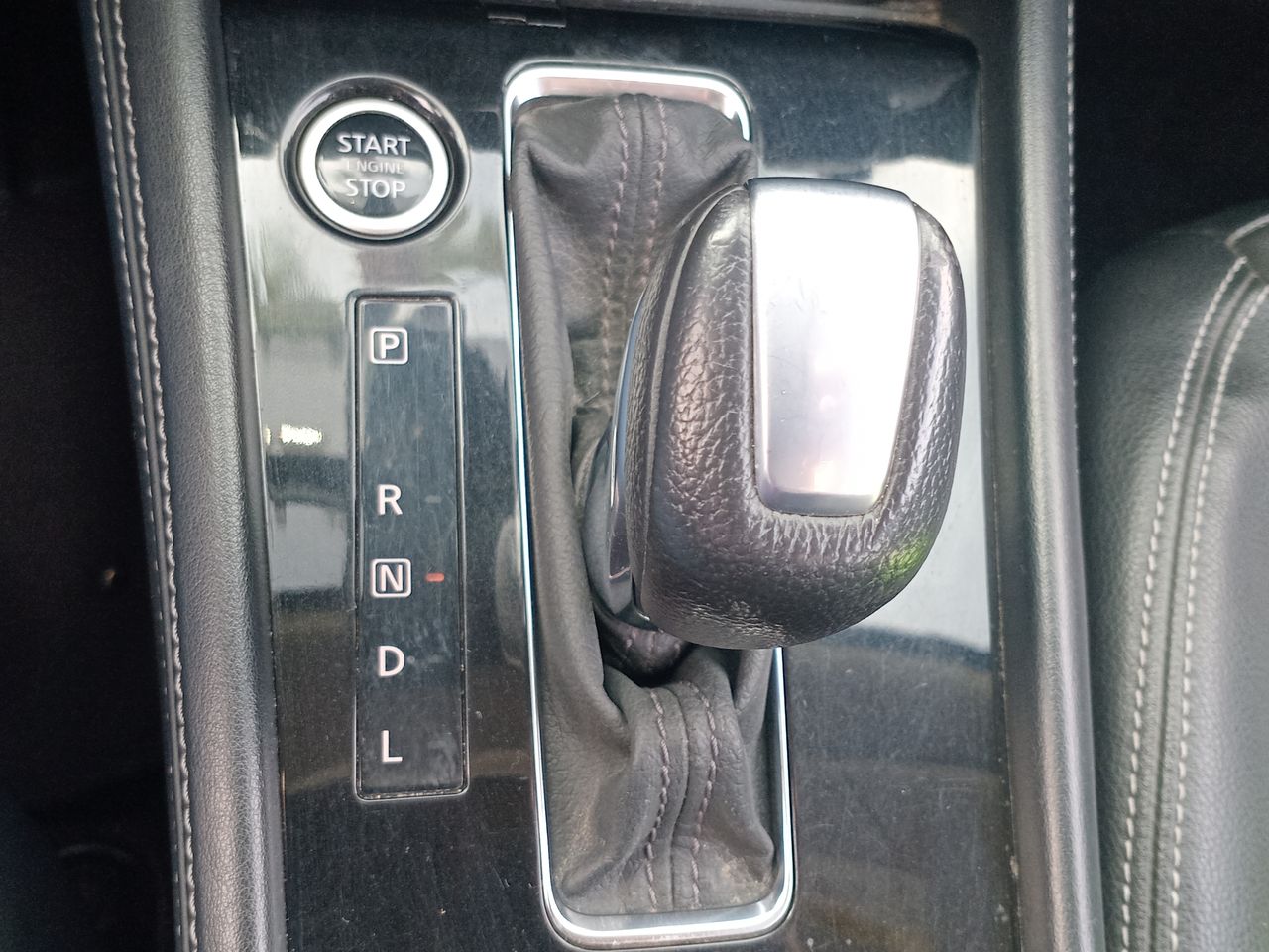 NISSAN - 22