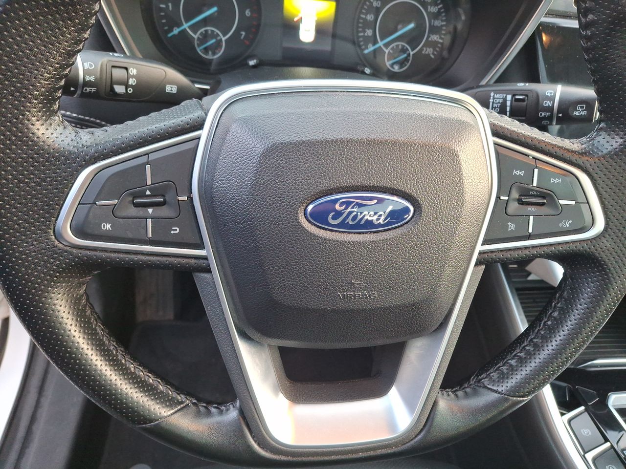Ford Territory — foto 19 de 29