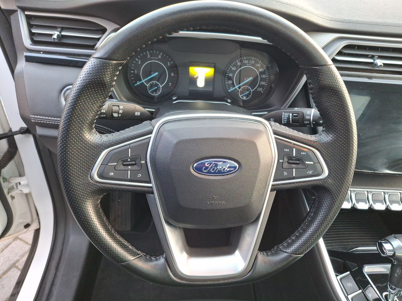 Ford Territory — foto 18 de 29