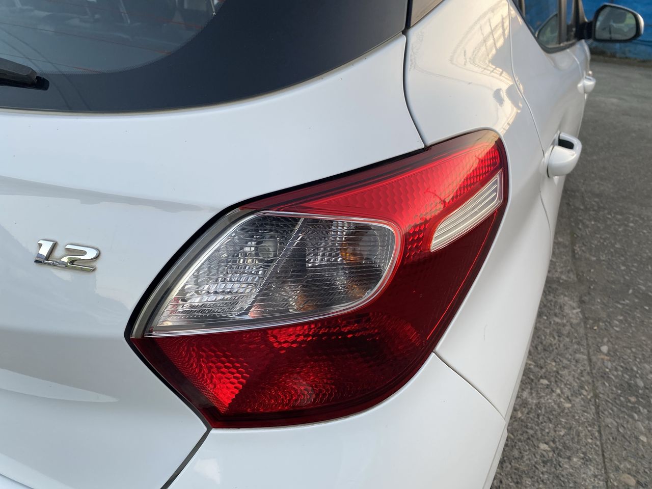 HYUNDAI - 20