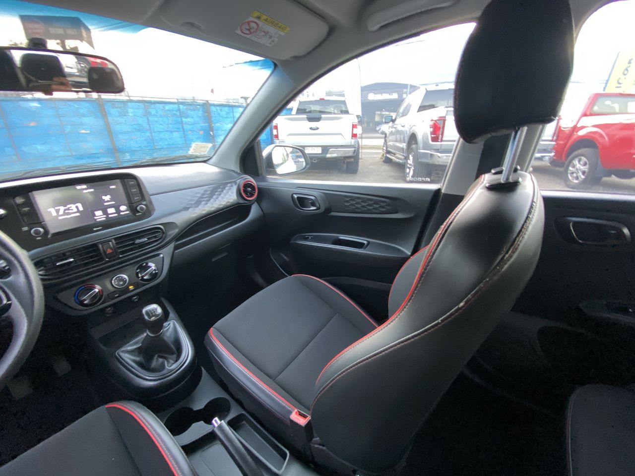 HYUNDAI - 10