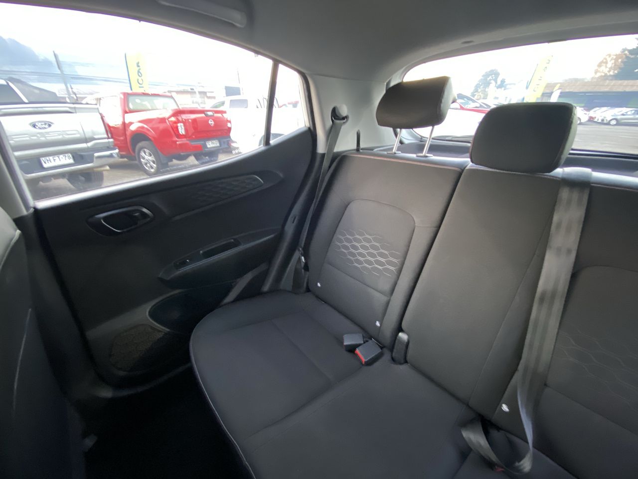 HYUNDAI - 12