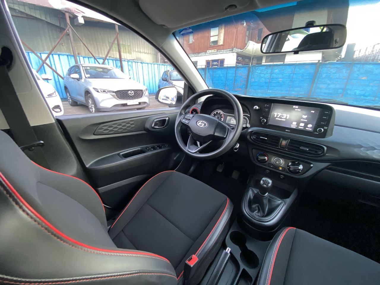 HYUNDAI - 16
