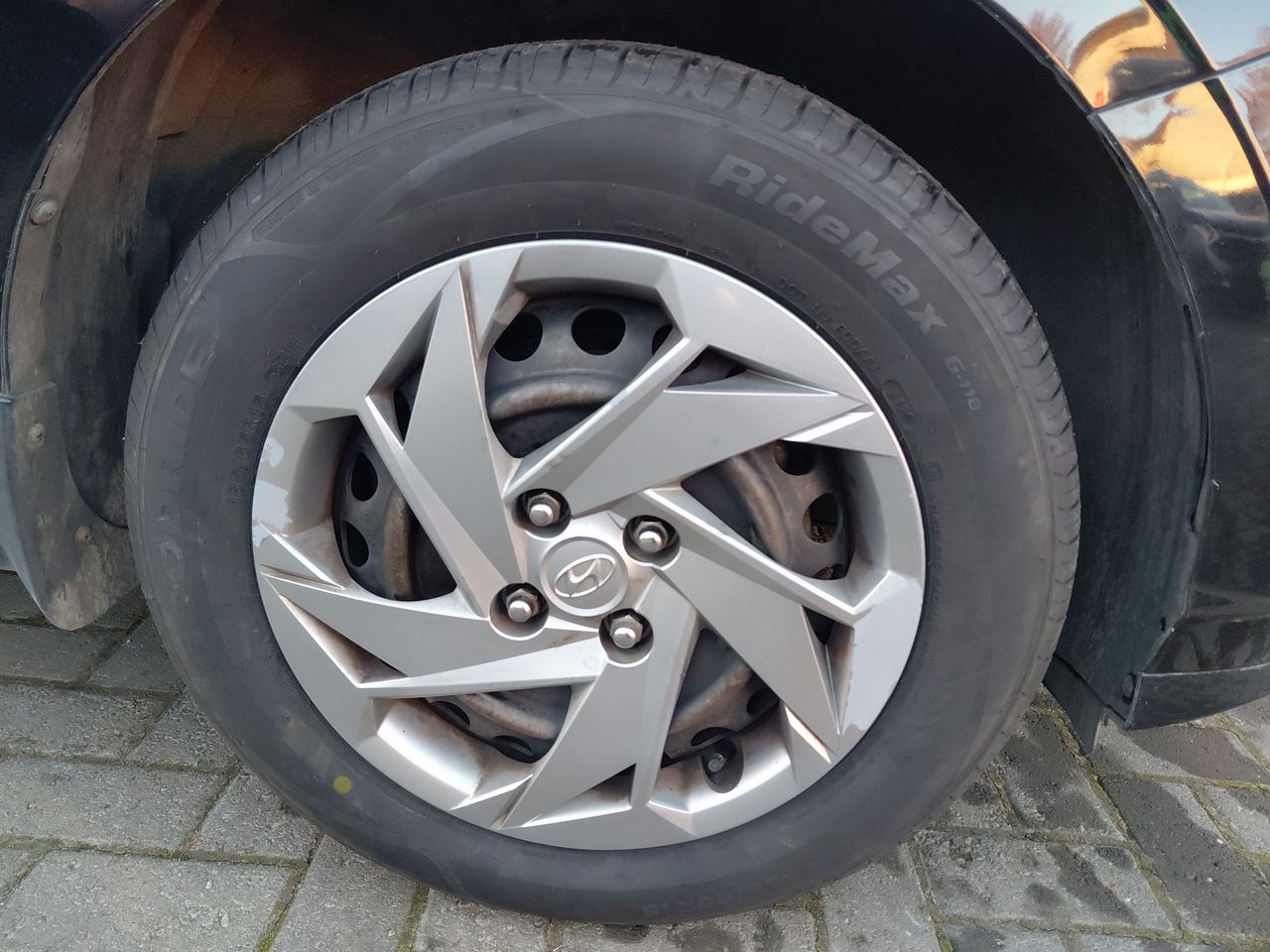 HYUNDAI - 15