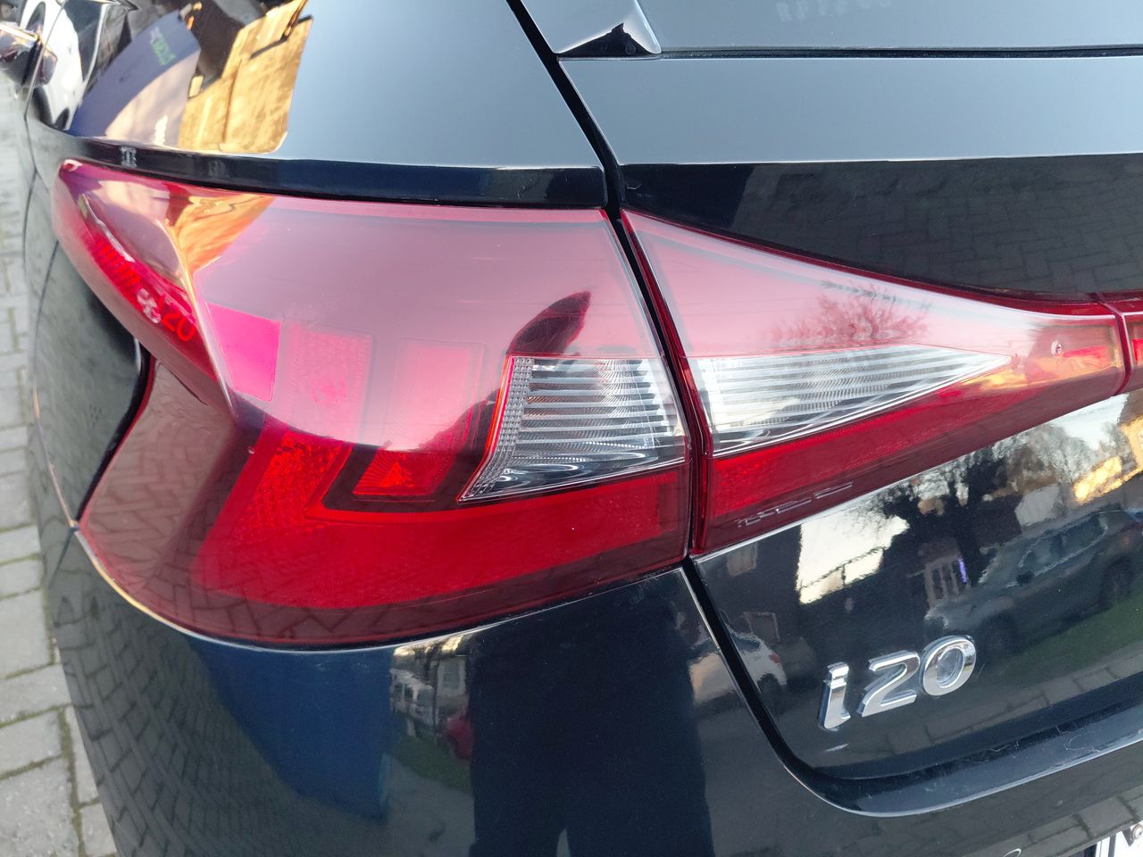 HYUNDAI - 18