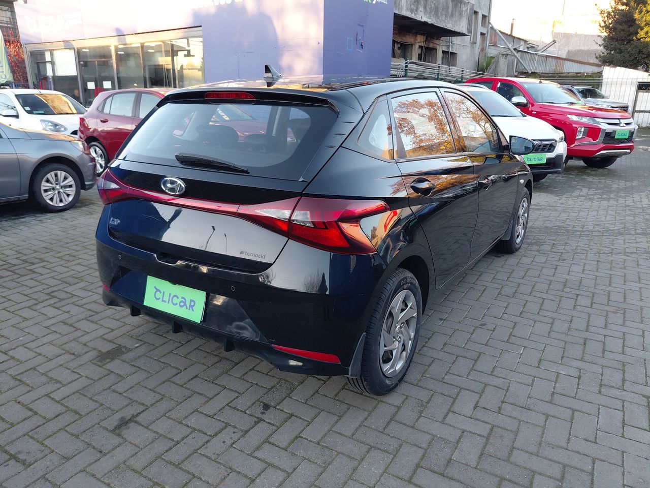 HYUNDAI - 7