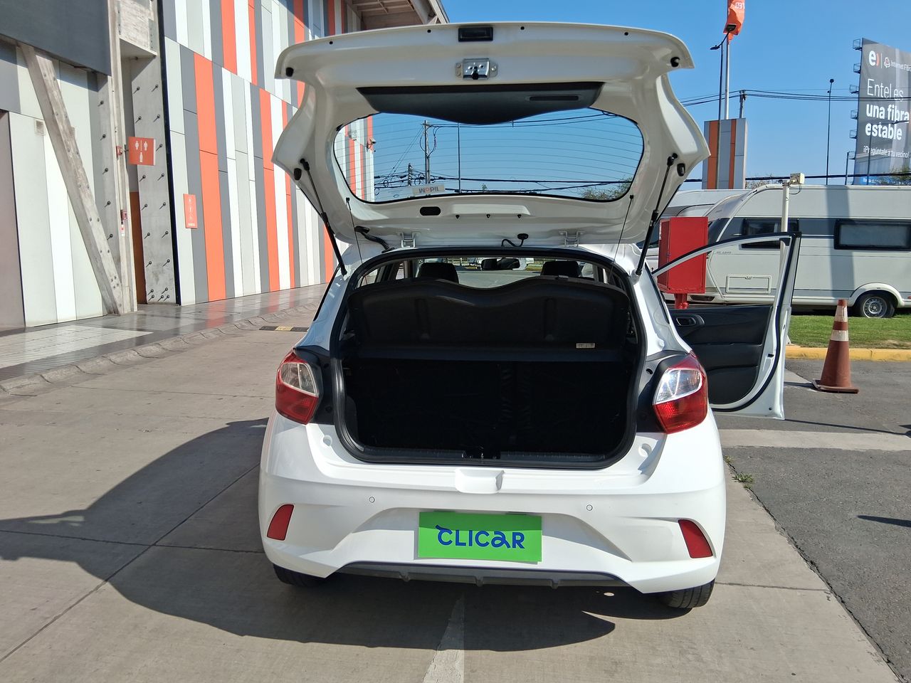 HYUNDAI - 17