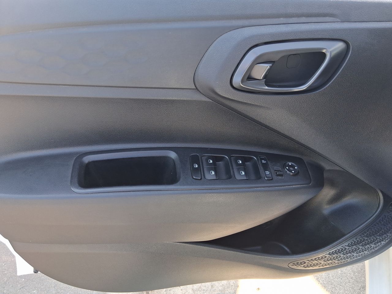 HYUNDAI - 18