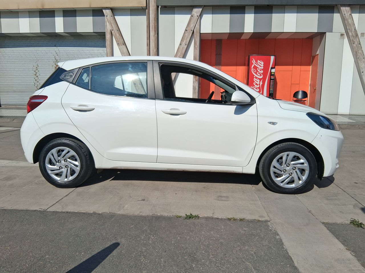 HYUNDAI - 6