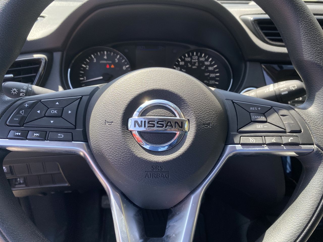 NISSAN - 24