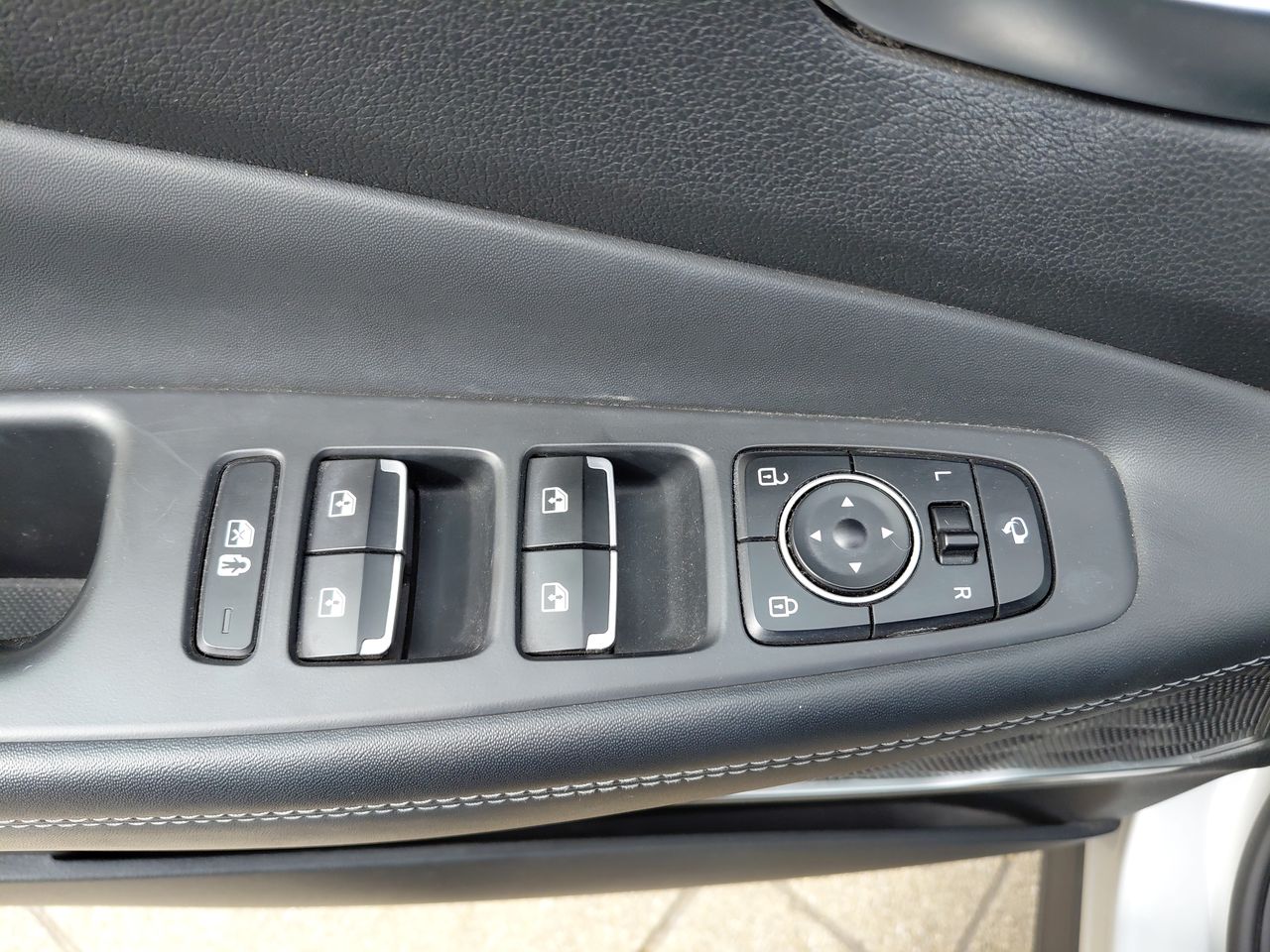 HYUNDAI - 22
