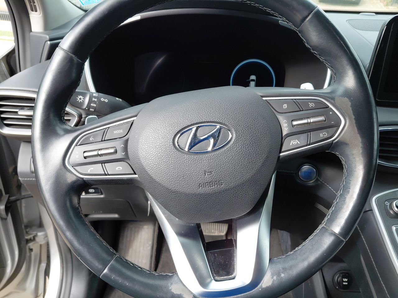 HYUNDAI - 25