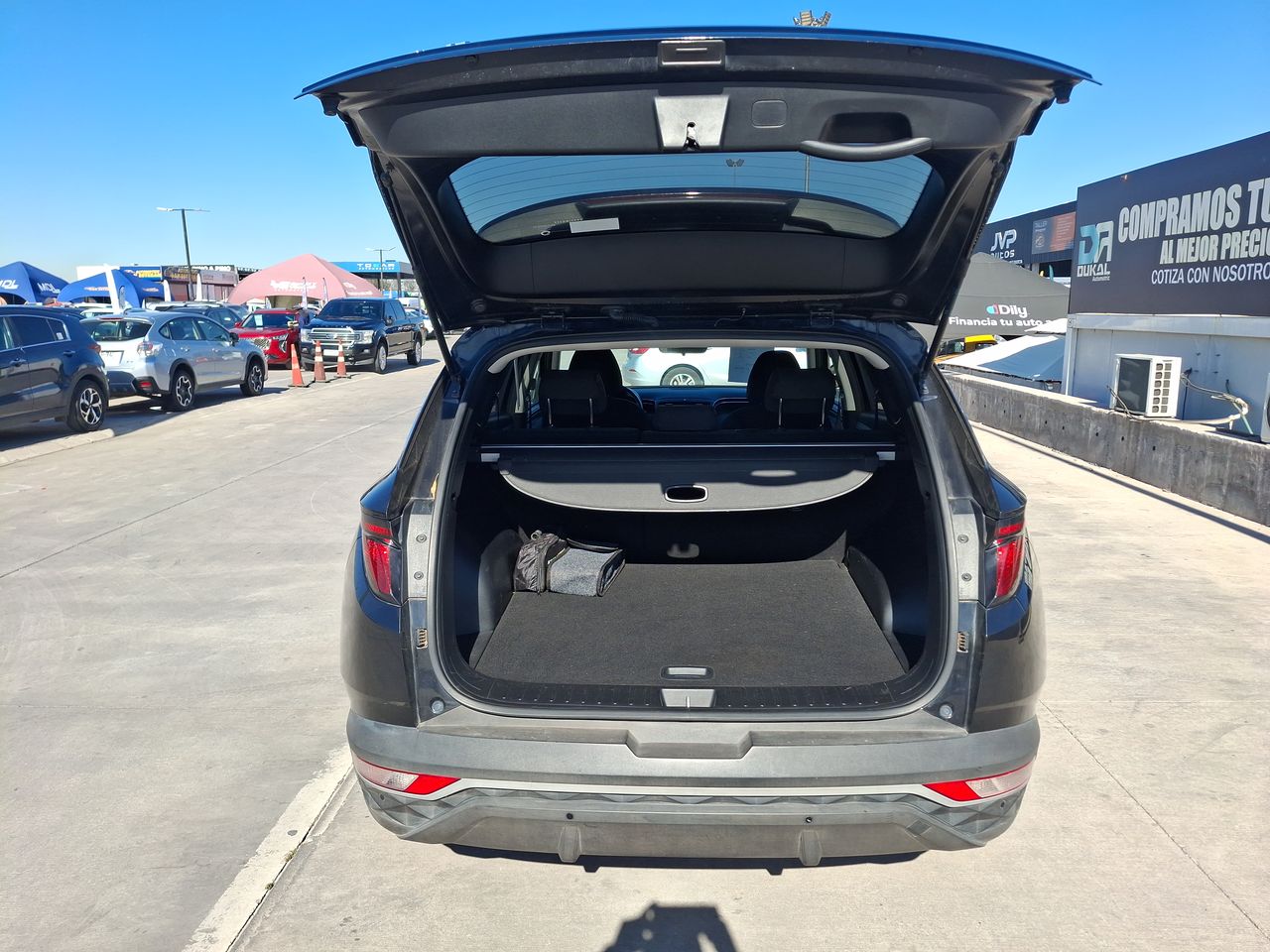 HYUNDAI - 12