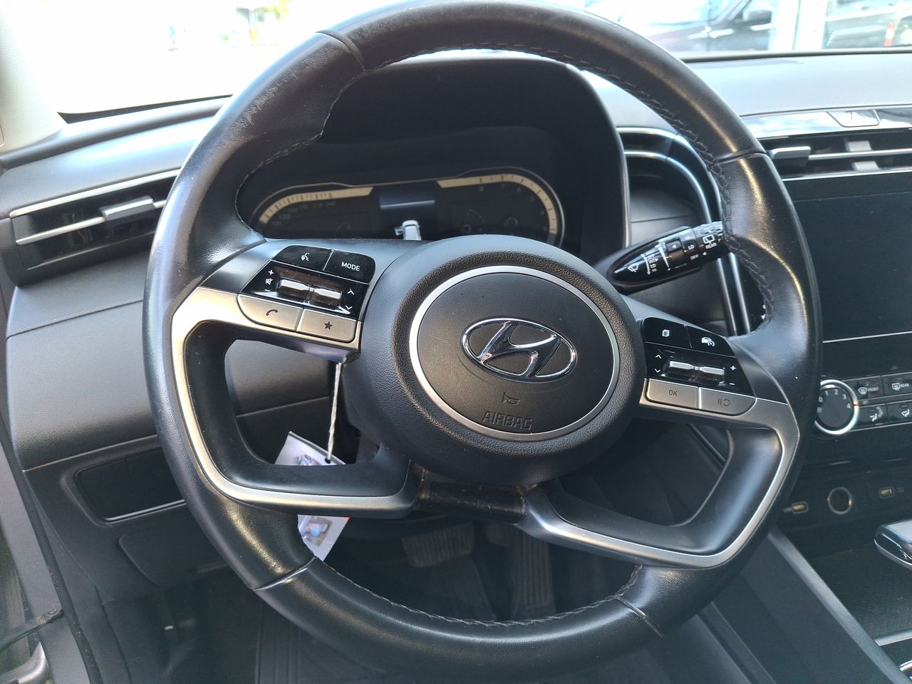 HYUNDAI - 25