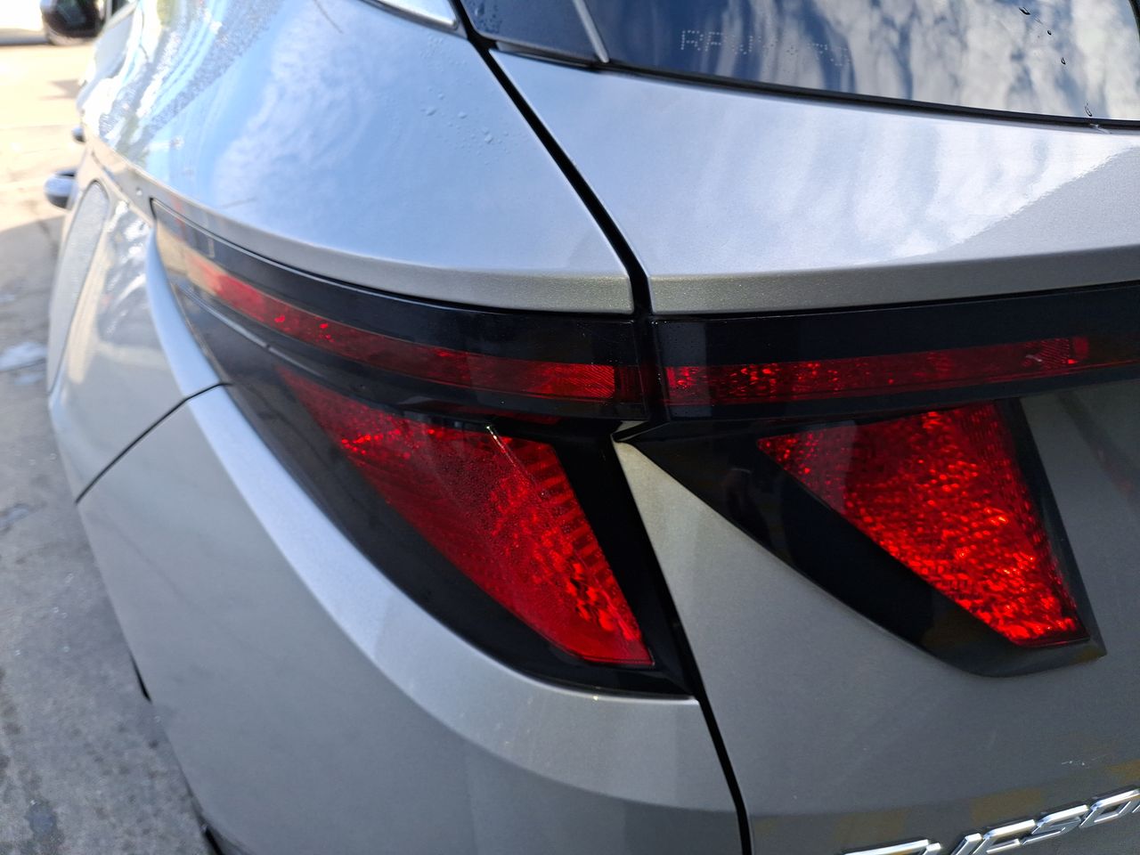 HYUNDAI - 20