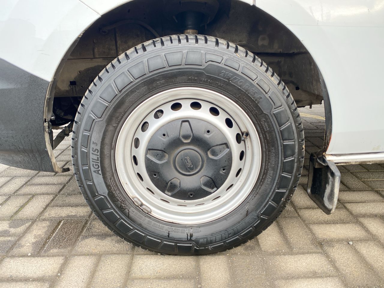 FORD - 17