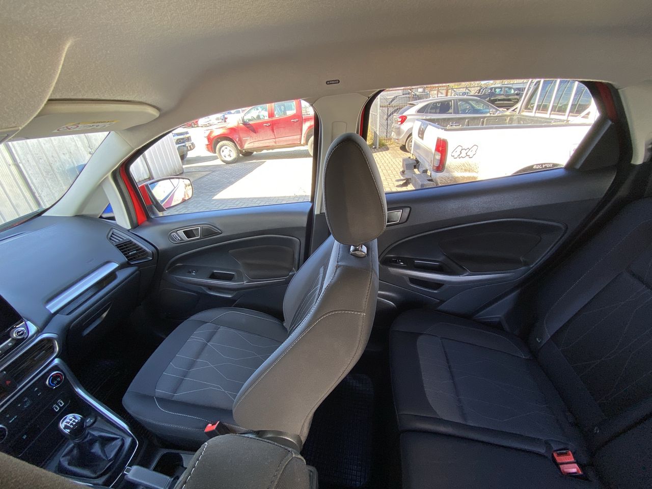 Ford Ecosport — foto 12 de 36