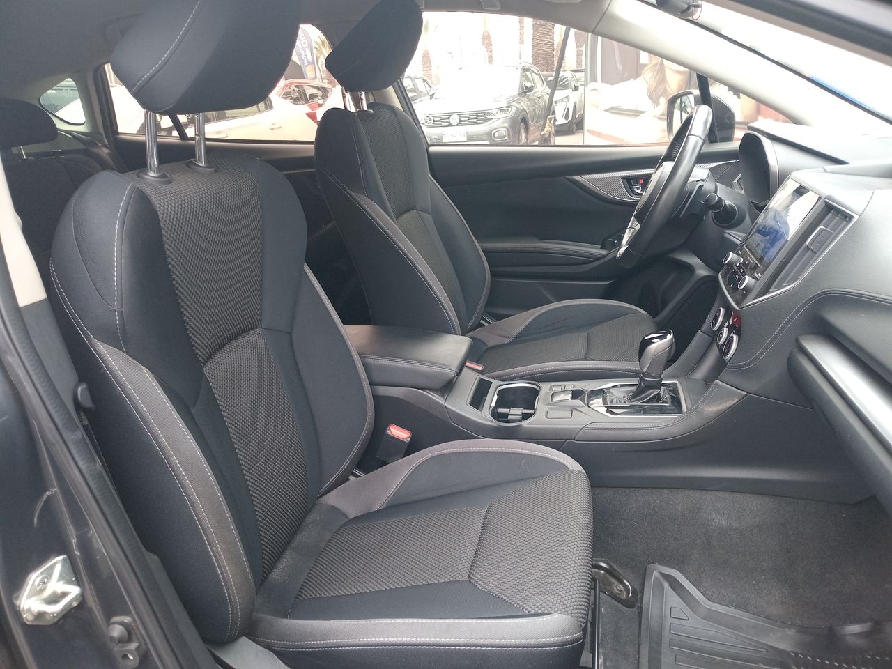 Subaru Impreza — foto 25 de 27
