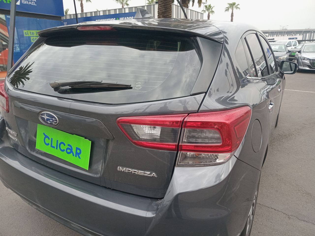 Subaru Impreza — foto 12 de 27