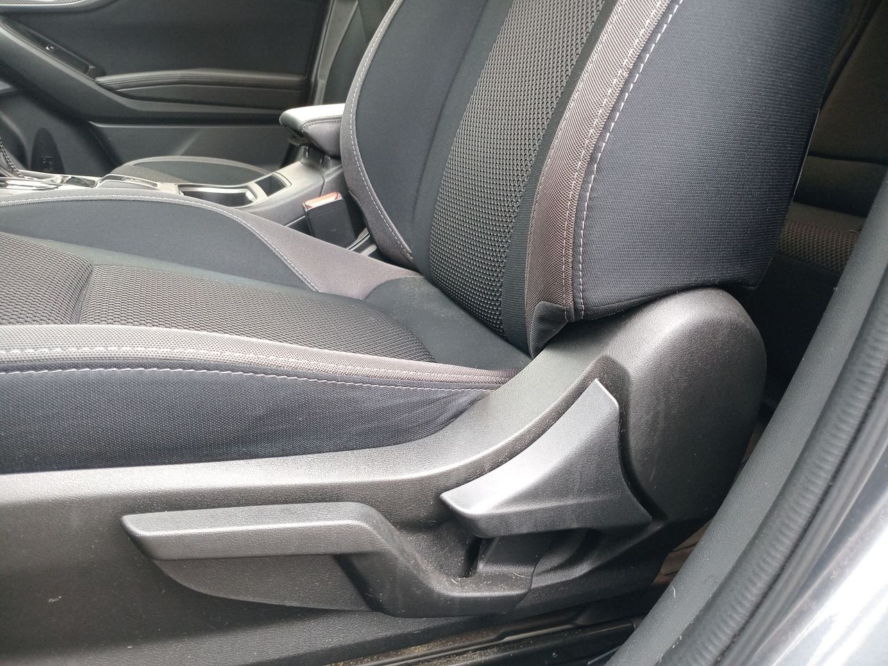 Subaru Impreza — foto 15 de 27