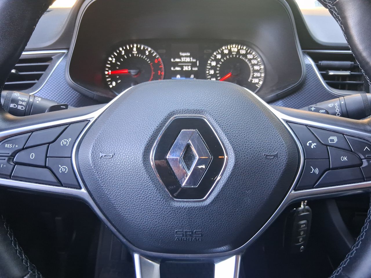 Renault Arkana — foto 19 de 28
