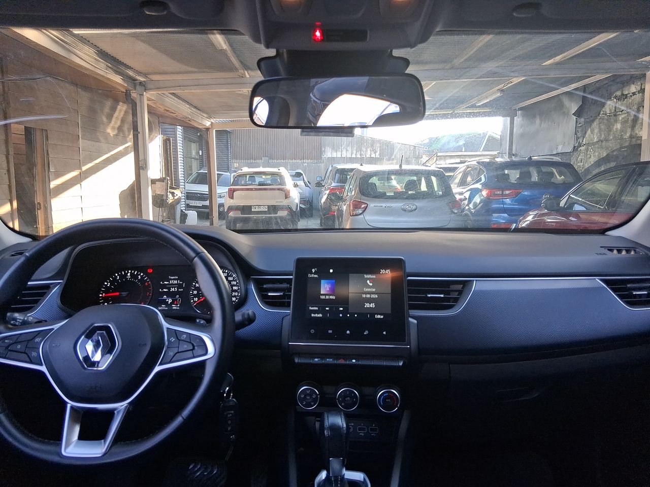 Renault Arkana — foto 25 de 28